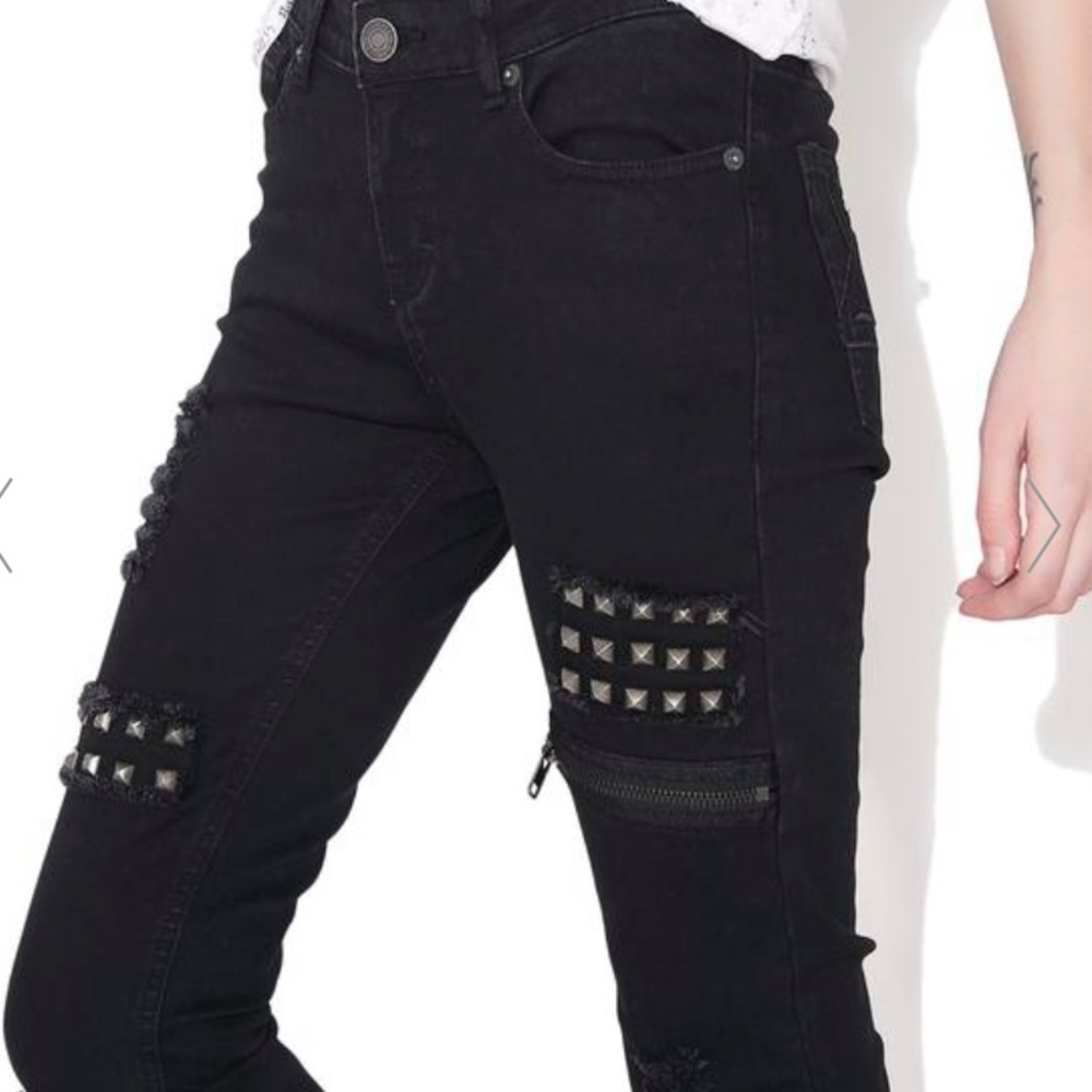 SOLD OUT KILLSTAR Blk Lithium Ripped & Skinny Jeans